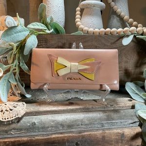 Prada- tan wallet preloved